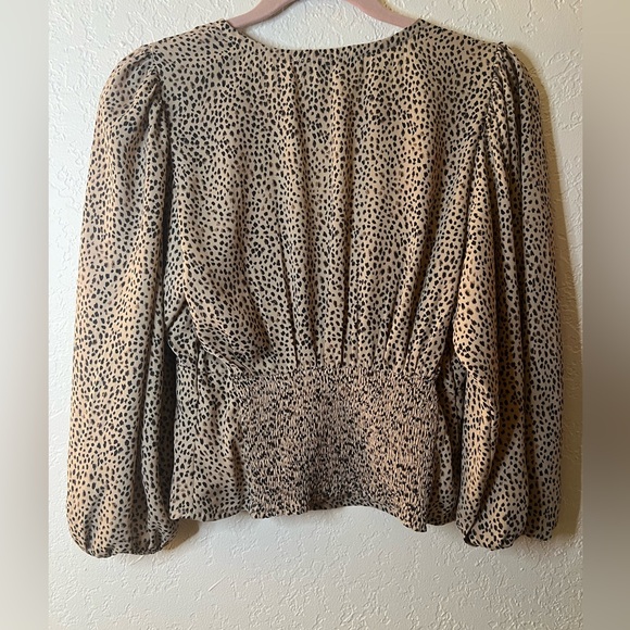 Abercrombie Leopard Print plunge Neck Blouse - Picture 3 of 3
